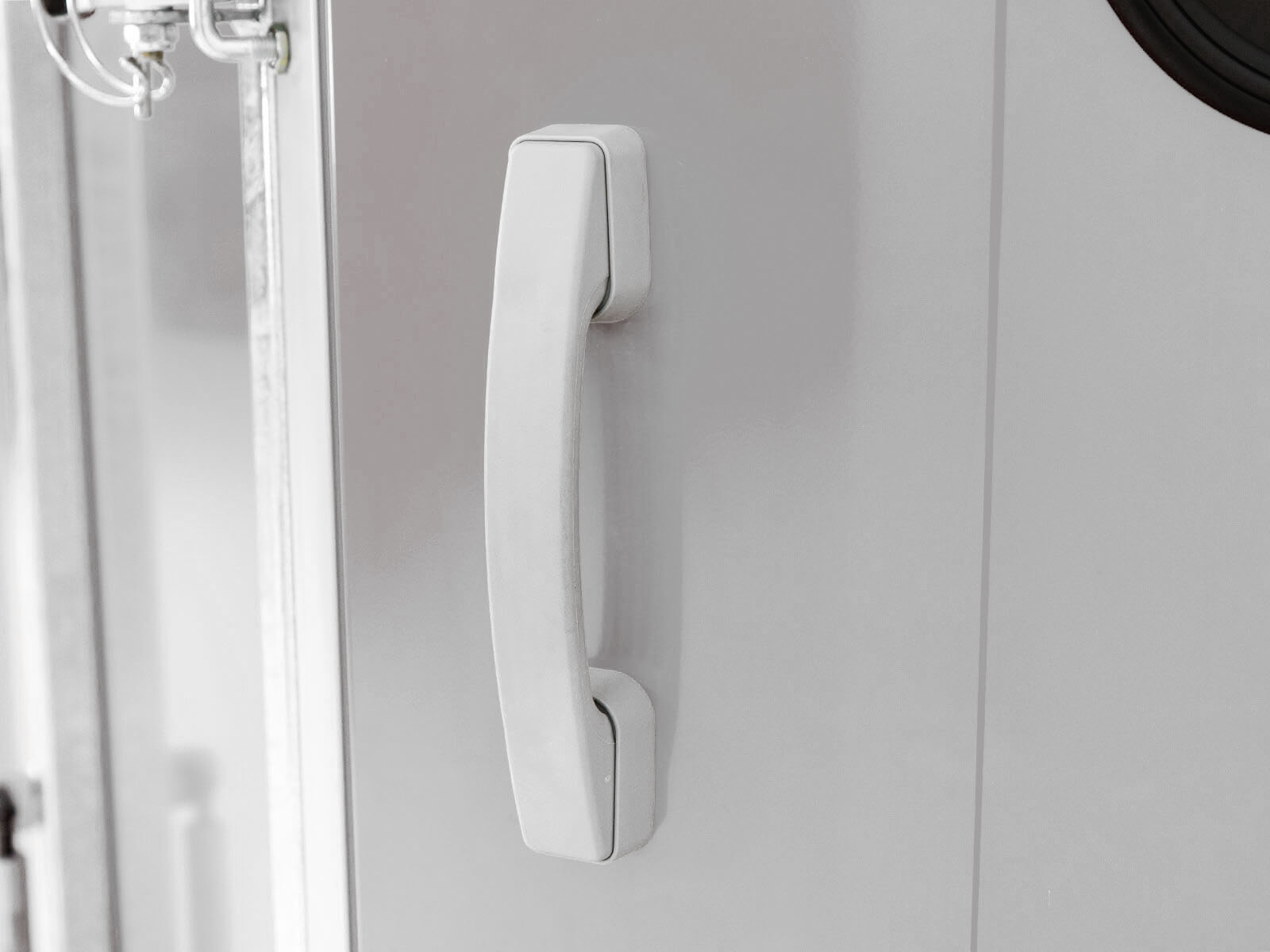 Ifor Williams Pferdeanhänger HB511 | Sattelkammer | Silber-Neu – Bild 6