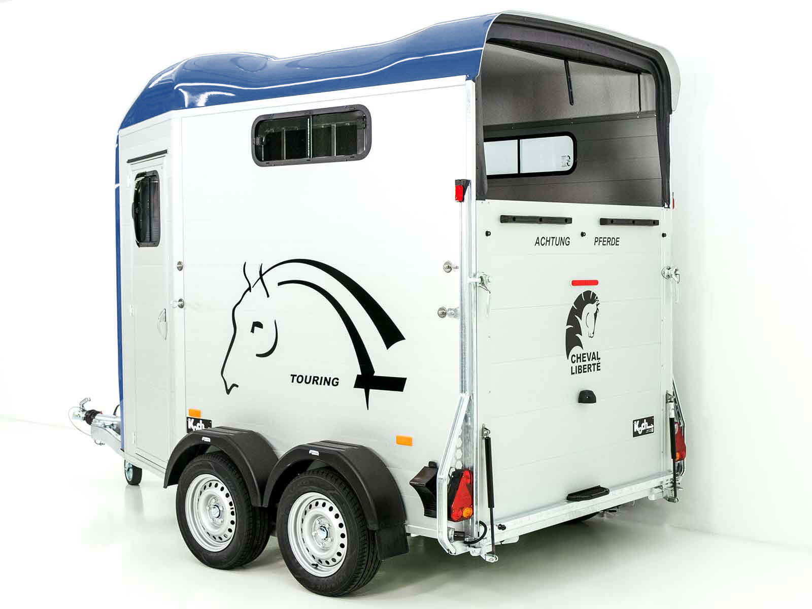 Cheval Liberte Pferdeanhänger Touring Jumping | Pullman-Fahrwerk | Sattelkammer | blau-Neu – Bild 4