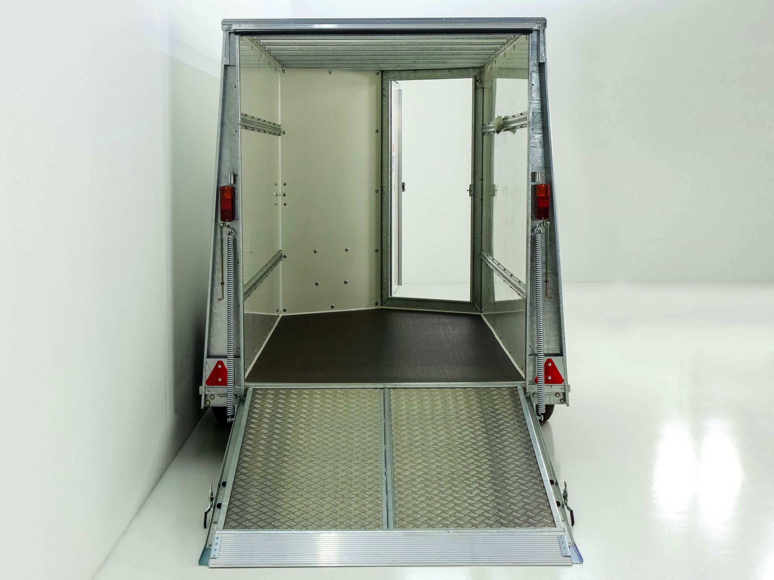 Ifor Williams Kofferanhänger BV 125 147x360cm H:183cm 2,7t Klappenkombi-Neu – Bild 4