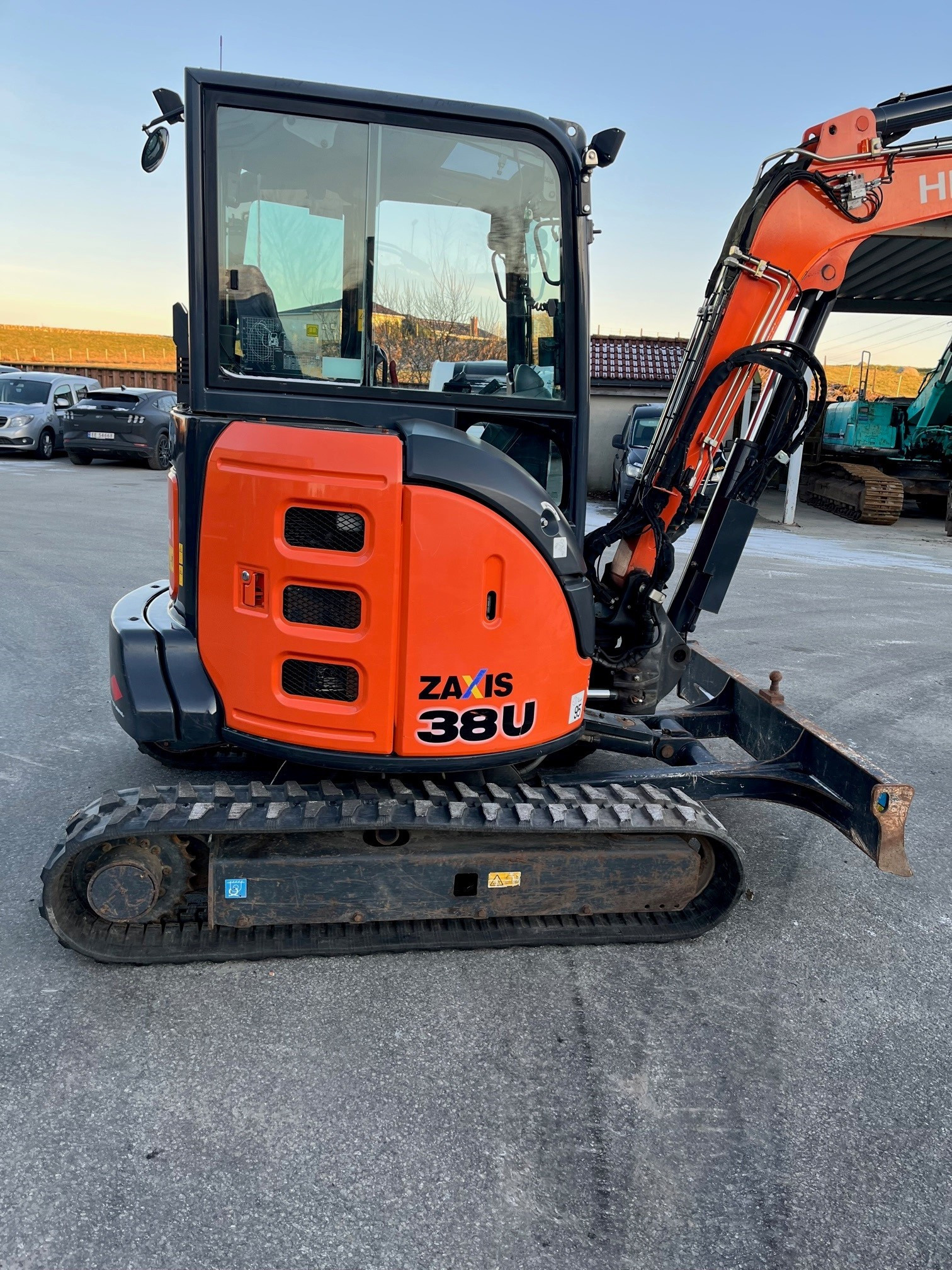 Hitachi ZX38-5A-Neu – Bild 4