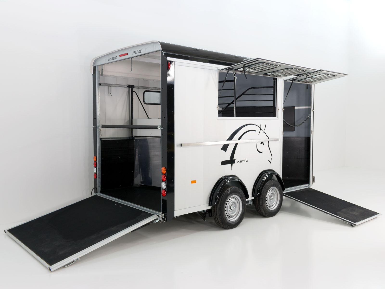 Cheval Liberte Pferdeanhänger Maxi 3 | 3 Pferde | Pullmann 2 Fahrwerk | schwarz-Neu – Bild 5