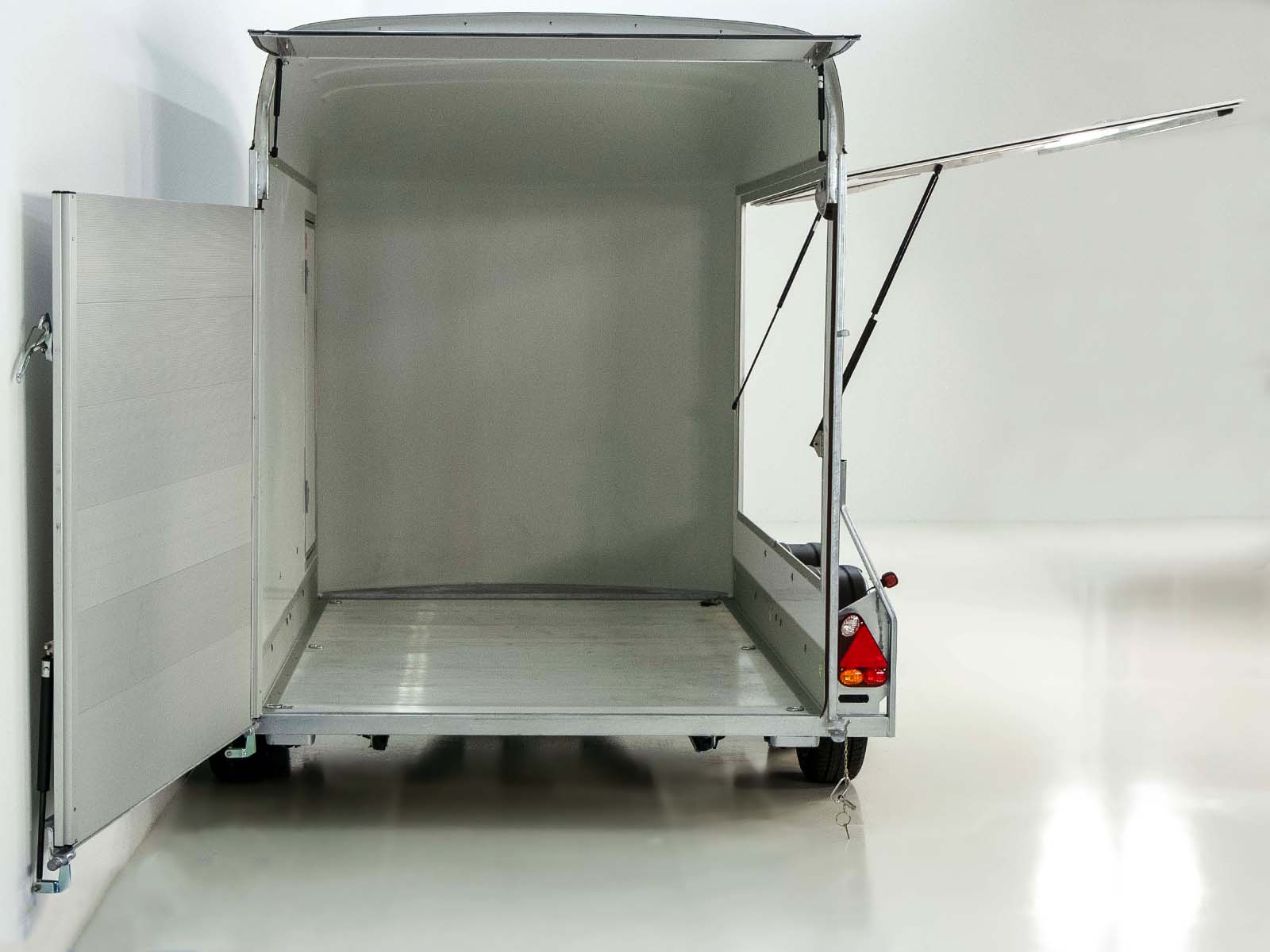 Debon Kofferanhänger C500 Sandwich 164x300cm H:200cm 2,0t | Alu | Polybug | Tür | Schwarz-Neu – Bild 6