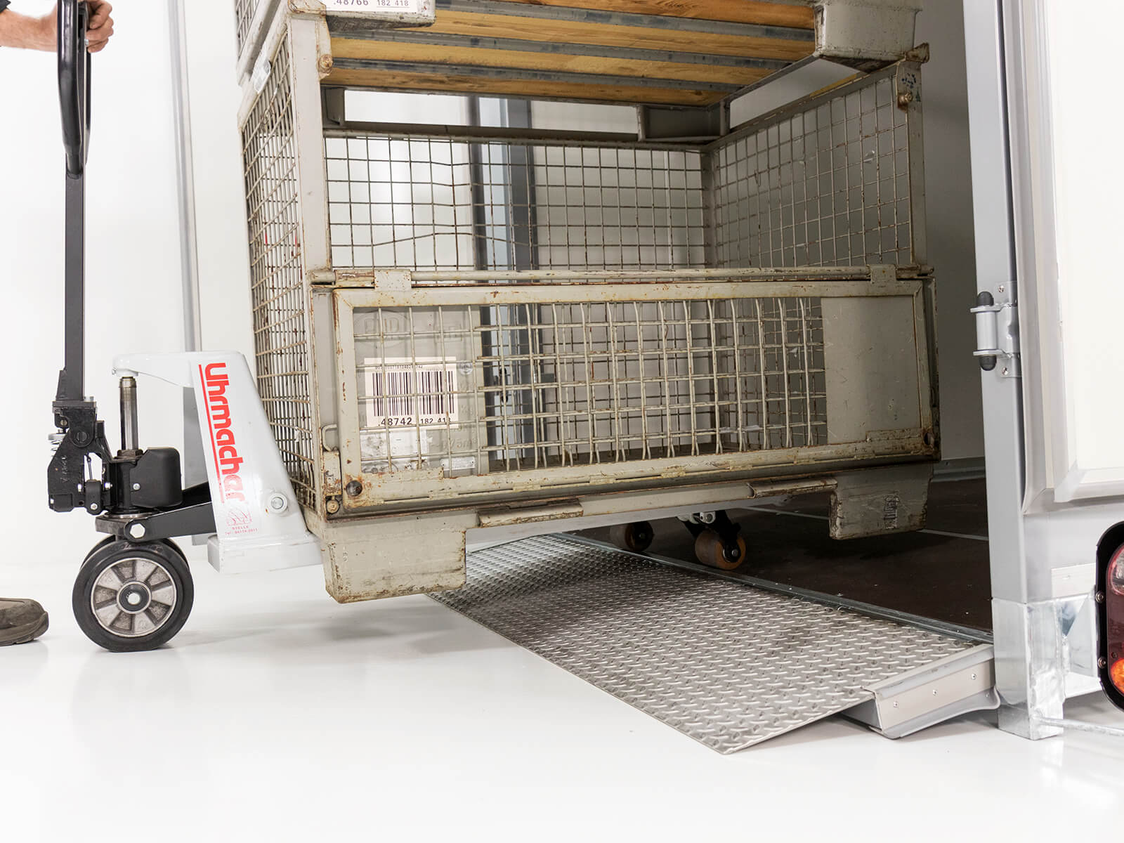 Vezeko Koffer-Absenkanhänger 157x344cm Höhe: 210cm 2,7t | Silber-Neu – Bild 4