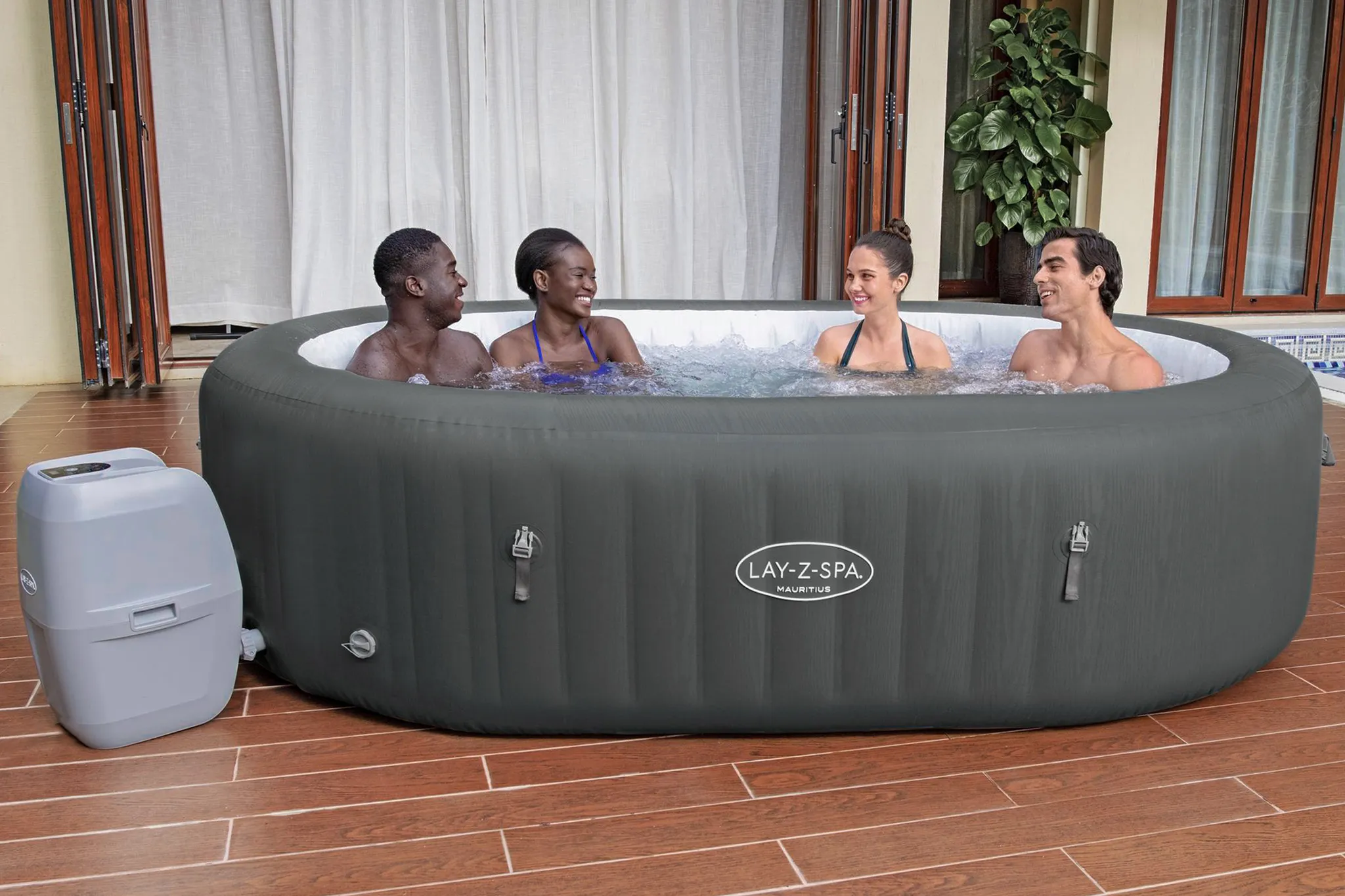 Bestway® LAY-Z-SPA® XXL WLAN-Whirlpool Mauritius AirJet™ 270 x 180 x 71 cm, oval – Bild 8