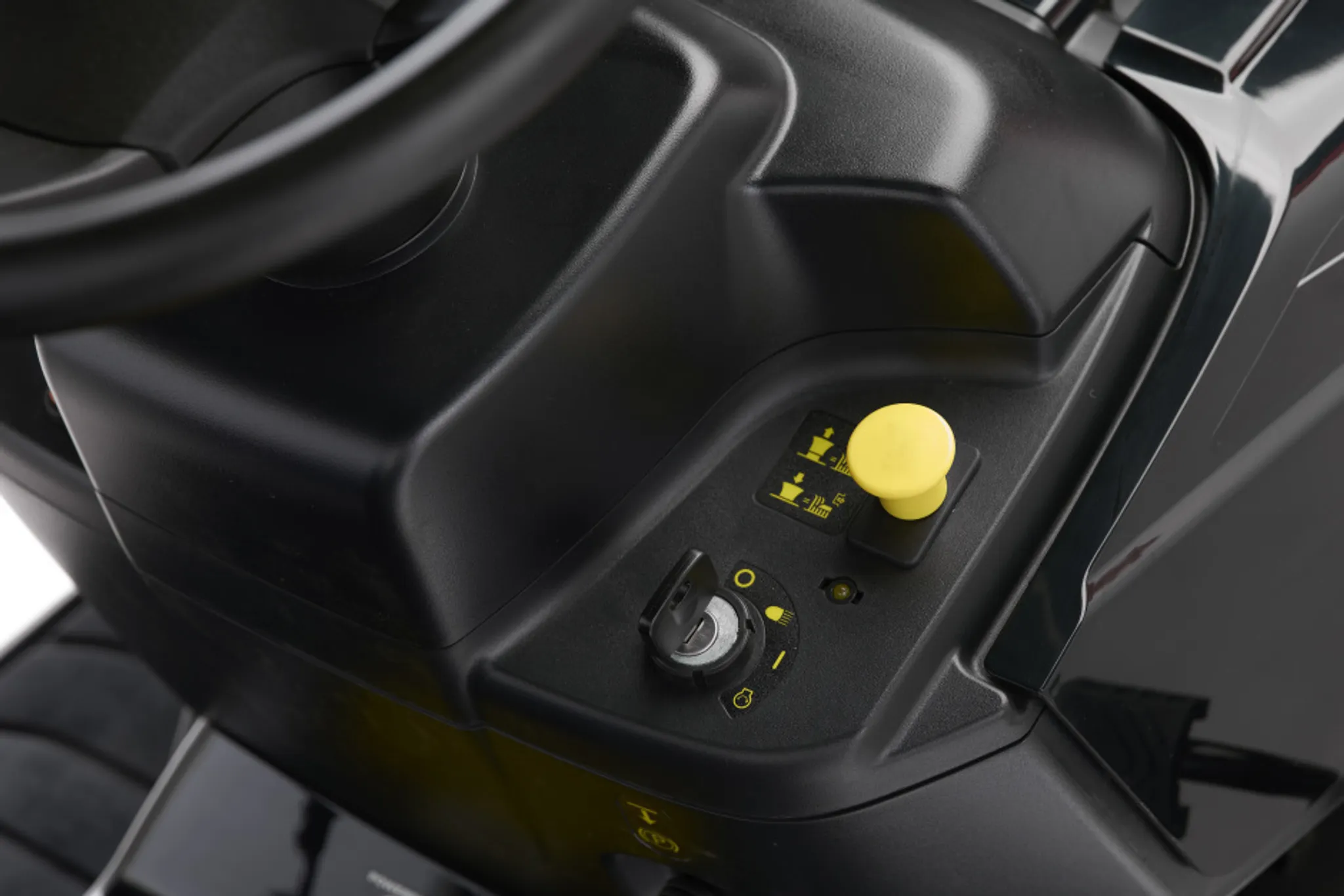 ALPINA Rasentraktor AT3 98 A, Doppelmesser, 98 cm Schnittbreite, Seitenauswurf – Bild 5