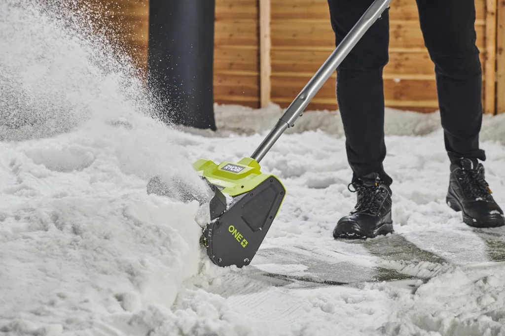RYOBI 18V ONE+ Akku-Schneefräse für effizientes Schneeräumen im Winter – Bild 5
