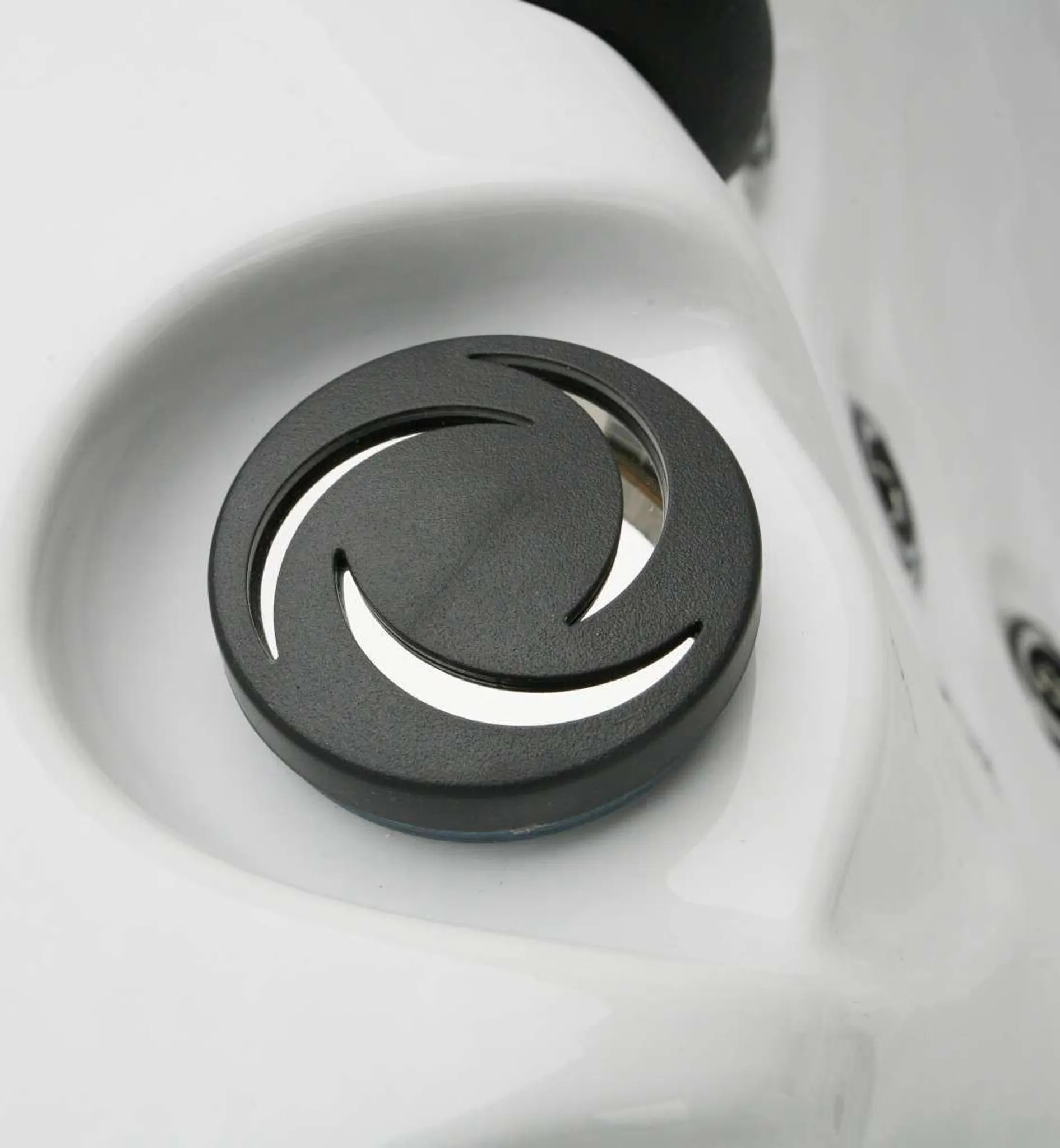 Outdoorwhirlpool TAHITI Sterling Silver inkl. Abdeckung und Stiege - 200 x 200 x 88cm – Bild 6