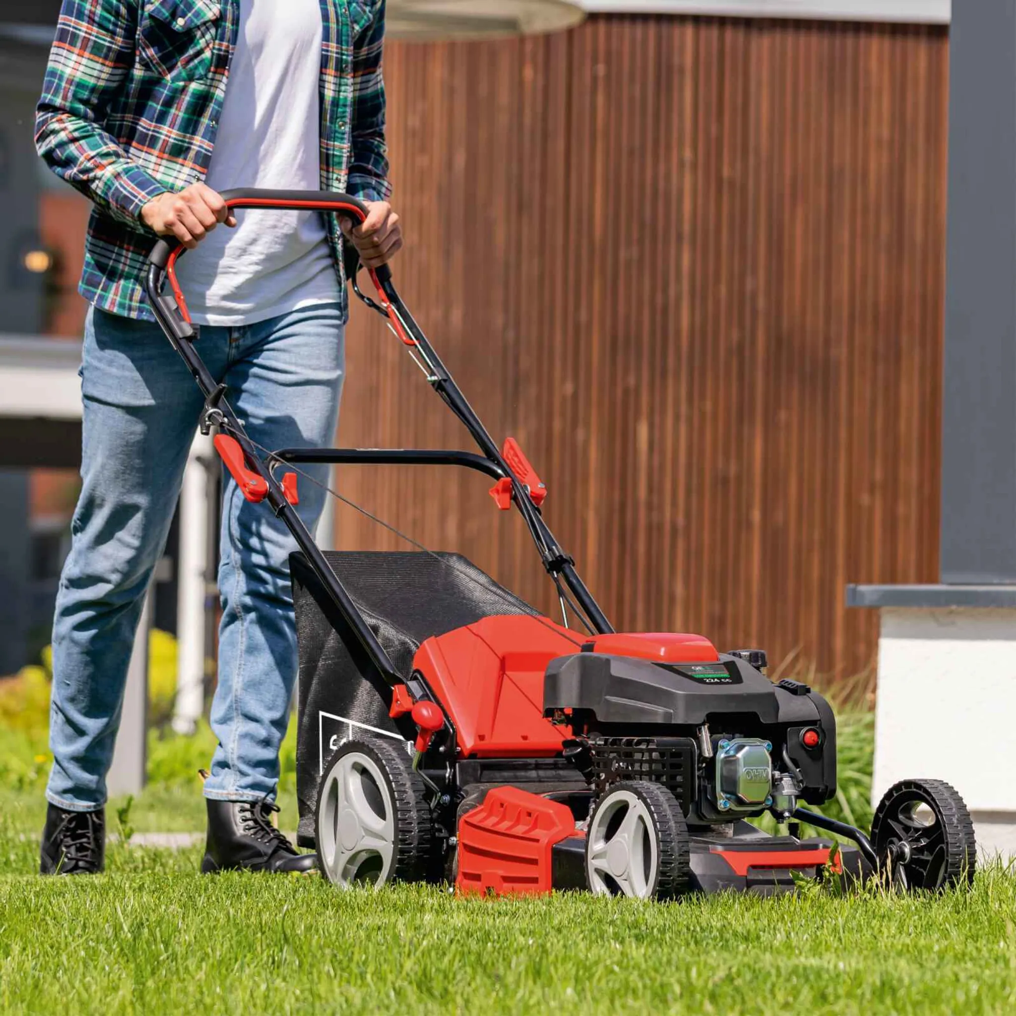 Scheppach Benzin Rasenmäher MS225-53 mit Radantrieb | 6PS | 53 cm Schnittbreite | 65 Liter Fangkorb | Reinigungsfunktion | Mulchfunktion | Auswurf – Bild 10