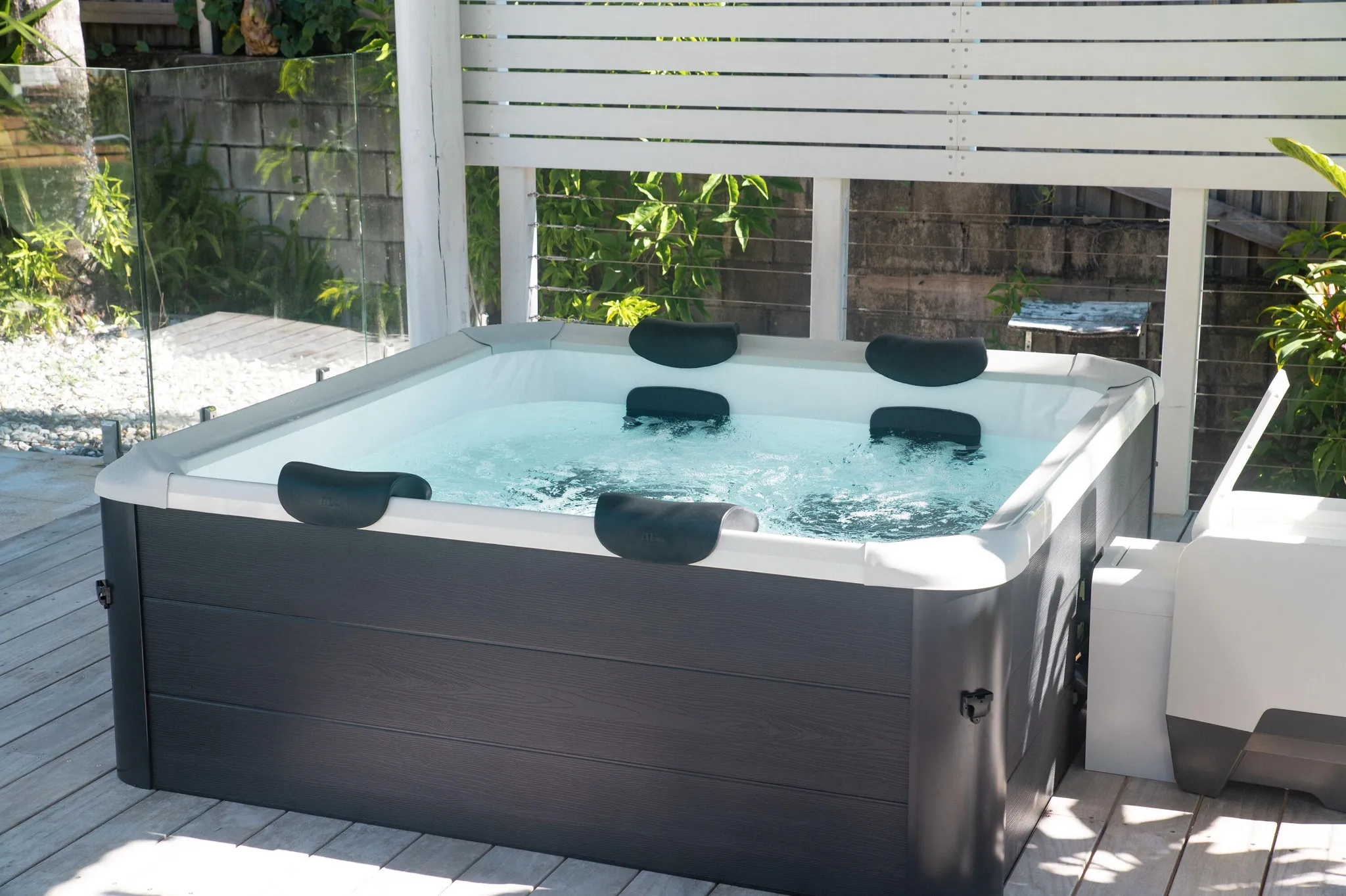 MSpa Whirlpool Frame Oslo AERO PLUS 2026 inkl. WiFi / UVC / LED / 8 Hydromassagedüsen / 140 Luftdüsen - 180 cm XXL - Outdoor Indoor Pool - Ganzjährig – Bild 2