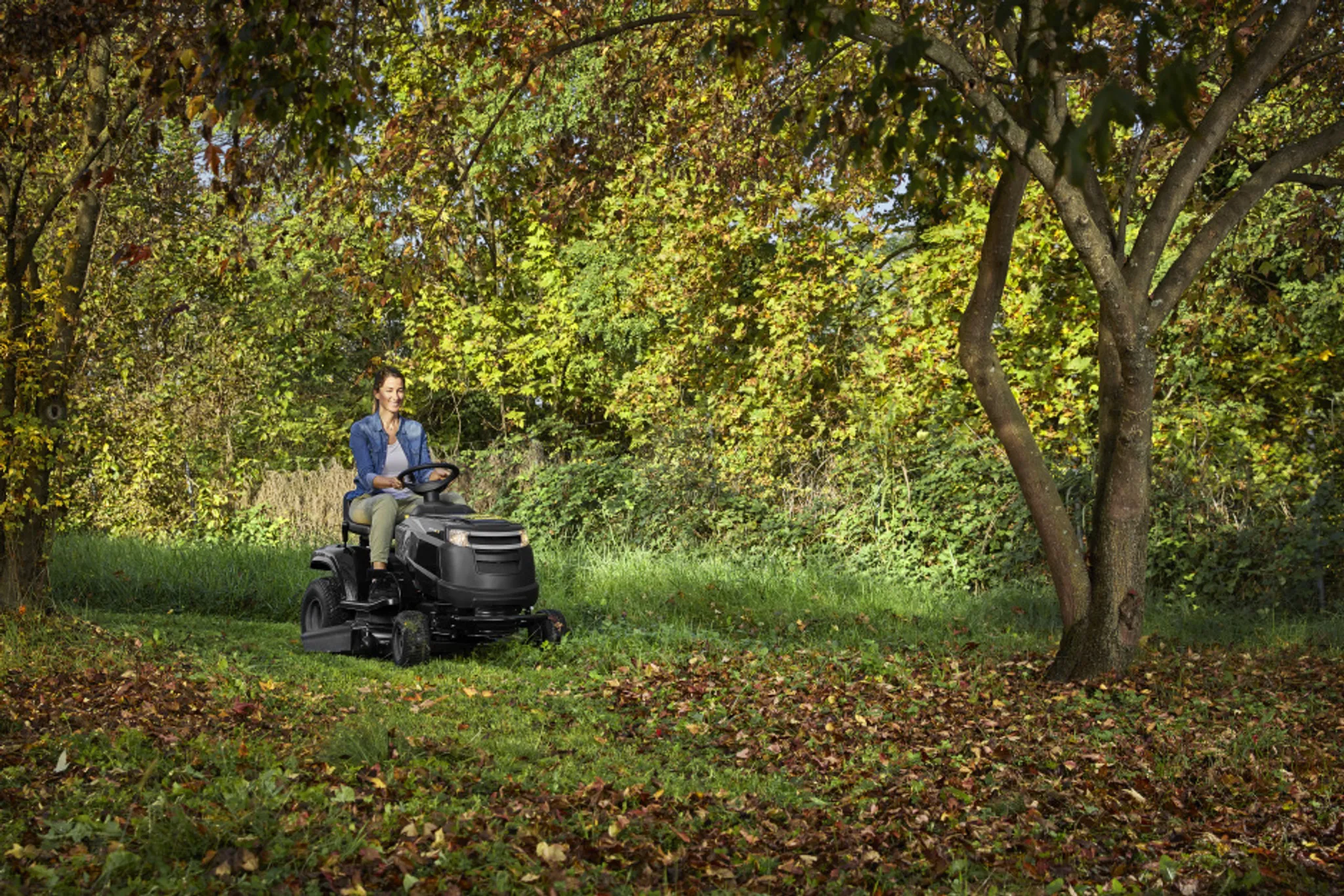 ALPINA Rasentraktor AT3 98 A, Doppelmesser, 98 cm Schnittbreite, Seitenauswurf – Bild 8