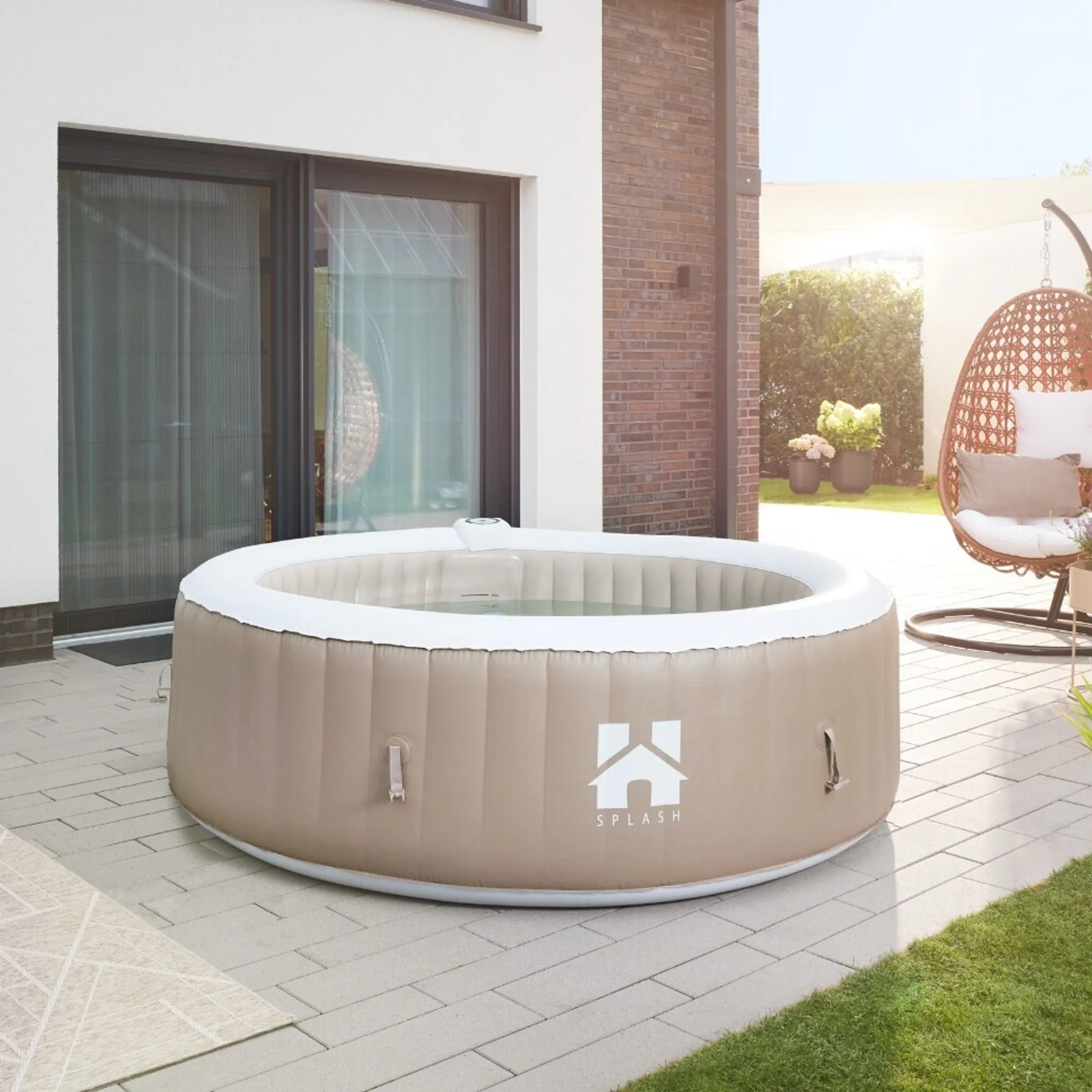 HOME DELUXE - Outdoor Whirlpool - SPLASH - Farbe: Beige - ⌀ 208 cm, Höhe 65 cm, 130 Luftdüsen - inkl. Abdeckung, Reparaturset, Filterset I Außen Whirlpool Spa für 6 Personen – Bild 2