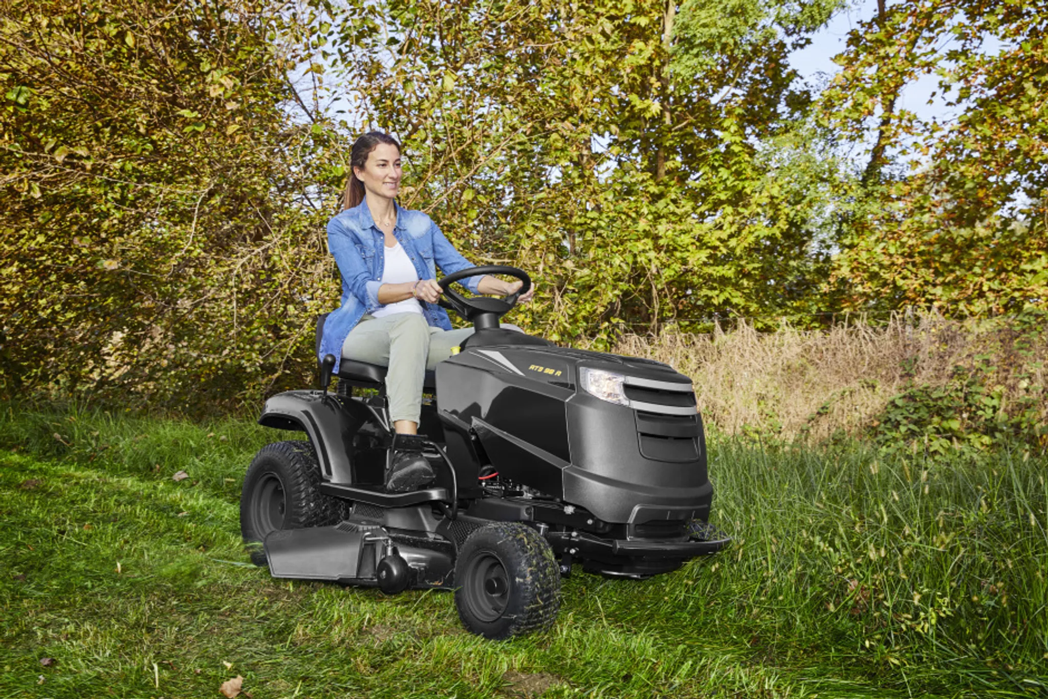 ALPINA Rasentraktor AT3 98 A, Doppelmesser, 98 cm Schnittbreite, Seitenauswurf – Bild 9