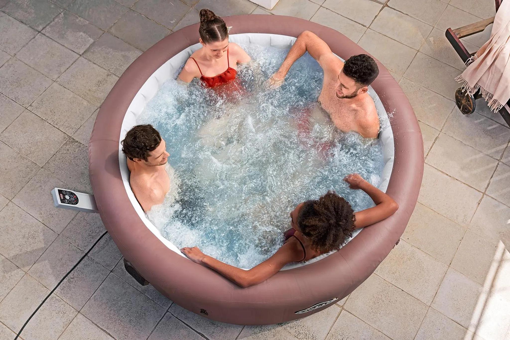 Bestway® LAY-Z-SPA® Energiespar-Whirlpool Hawaii AirJet™ mit App-Steuerung + integrierter UltraFit™ -Pumpeneinheit, für 6 Personen Ø 196 x 71 cm, Terrakotta – Bild 6