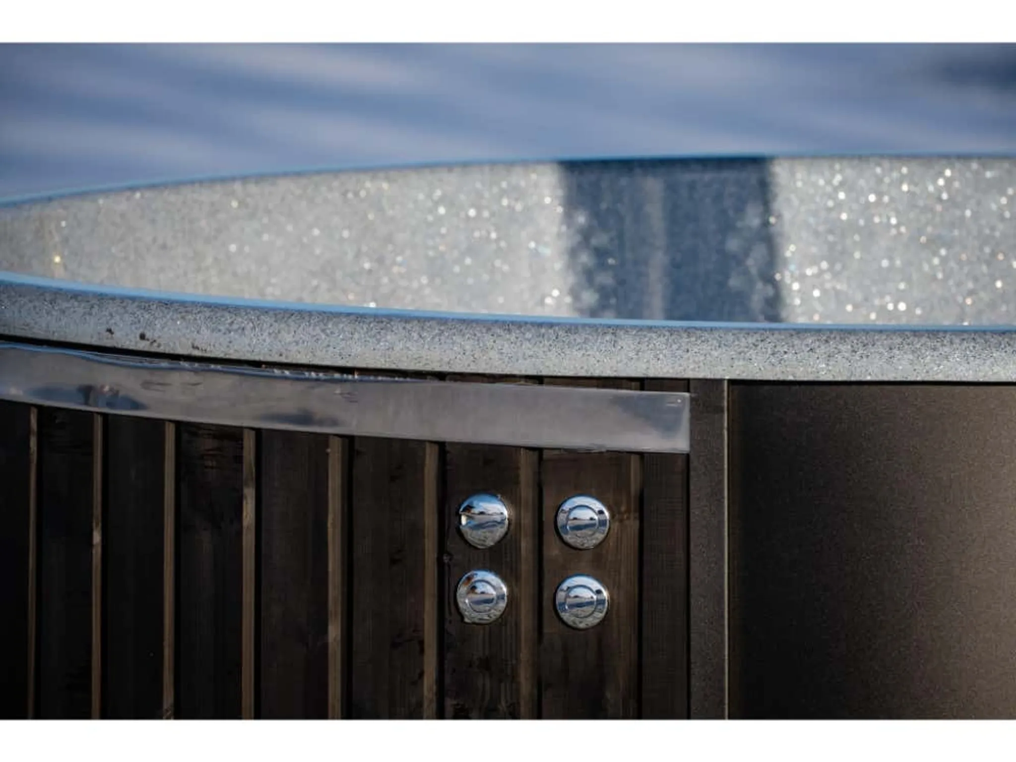 Finntherm Holz Badefass Stockholm aus Thermoholz, Whirlpool, Hot Tub Ø 200 cm, 8 Personen, inkl. Edelstahl-Ofen (30 kW), Minibar, Schwimmbecken, Badebottich – Bild 7