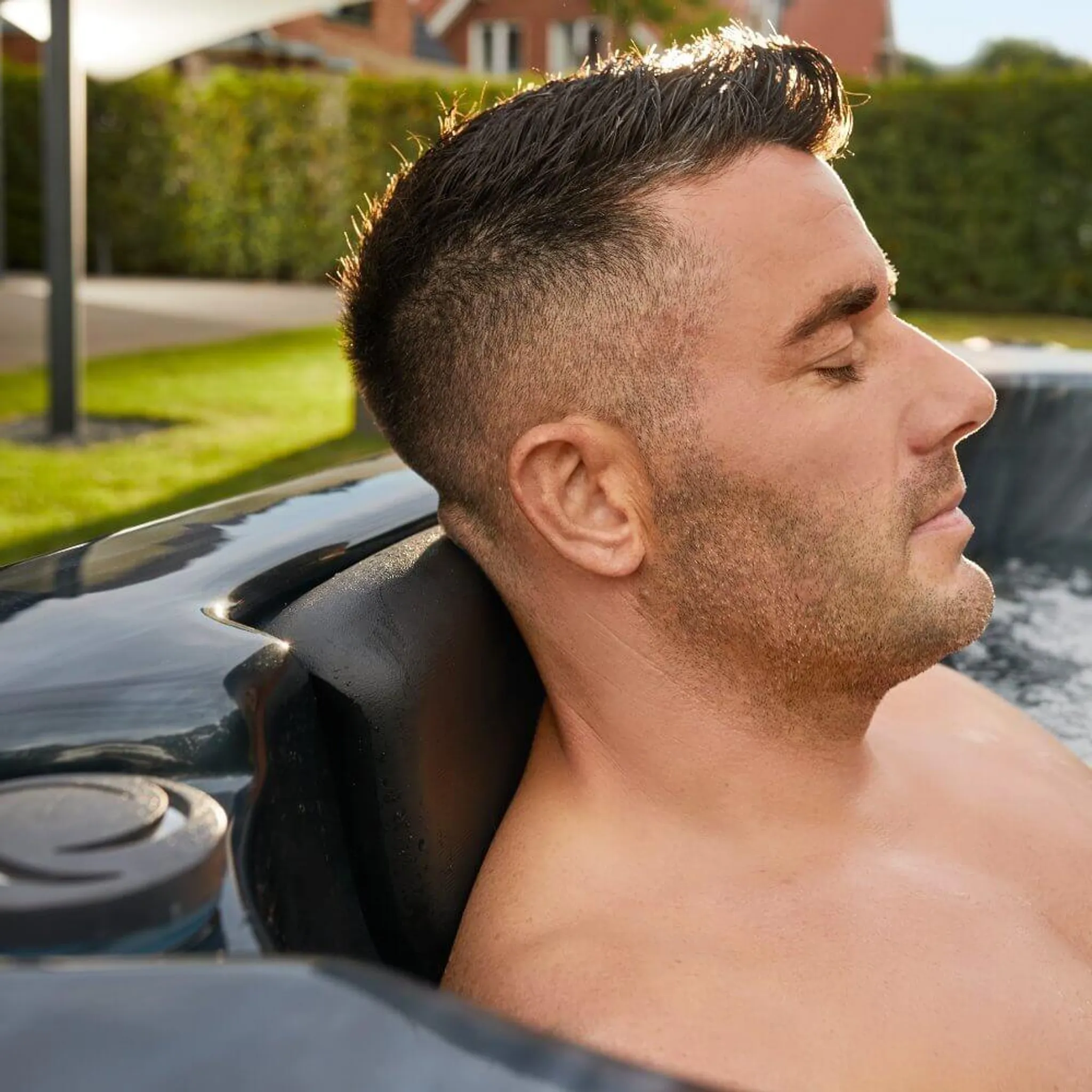 HOME DELUXE - Outdoor Whirlpool Black MARBLE inkl. Treppe und Thermoabdeckung – Bild 4