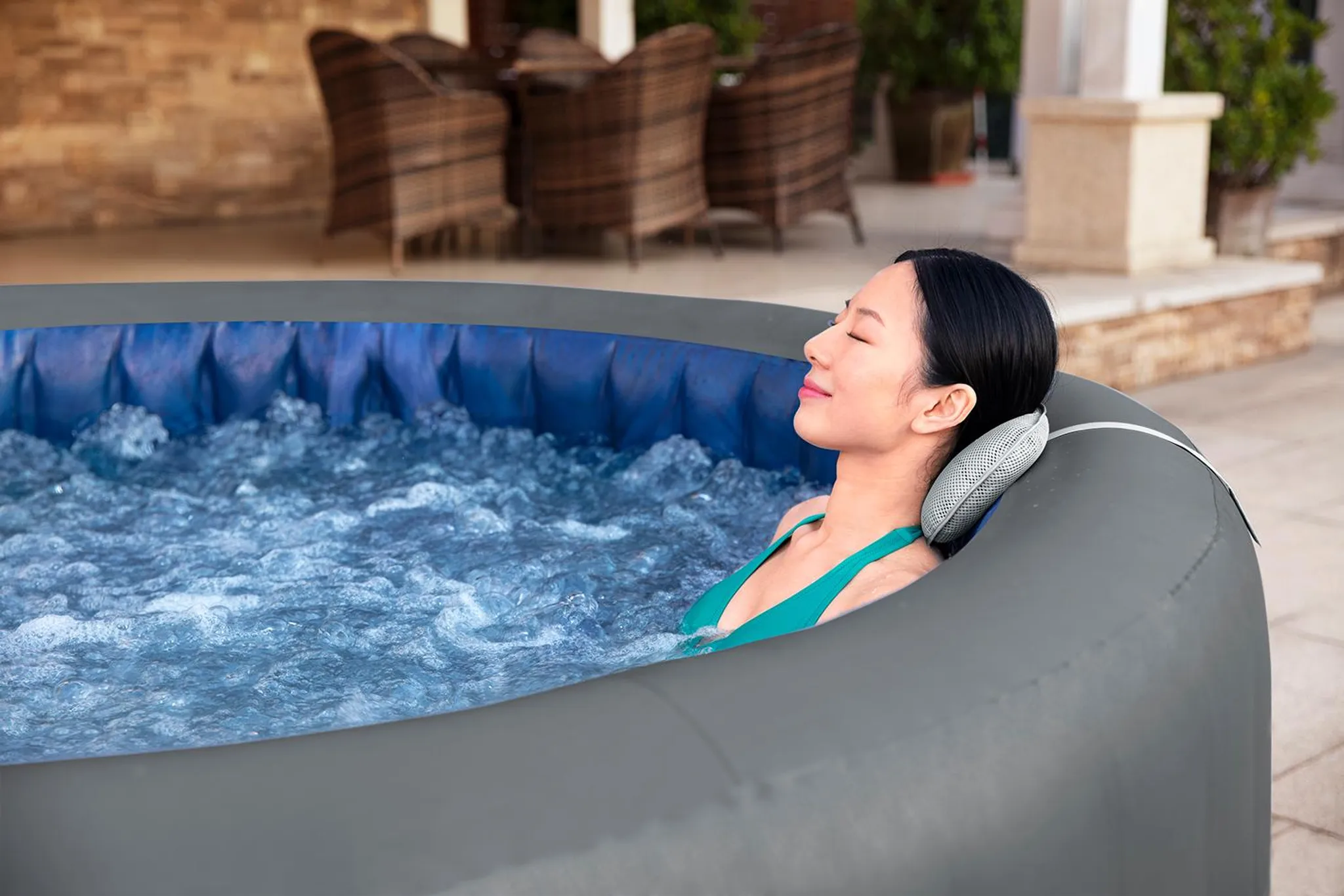 Bestway® LAY-Z-SPA® Energiespar-Whirlpool Santorini Hydrojet Pro™ mit App-Steuerung, für 7 Personen Ø 216 x 80 cm, Graphit – Bild 9