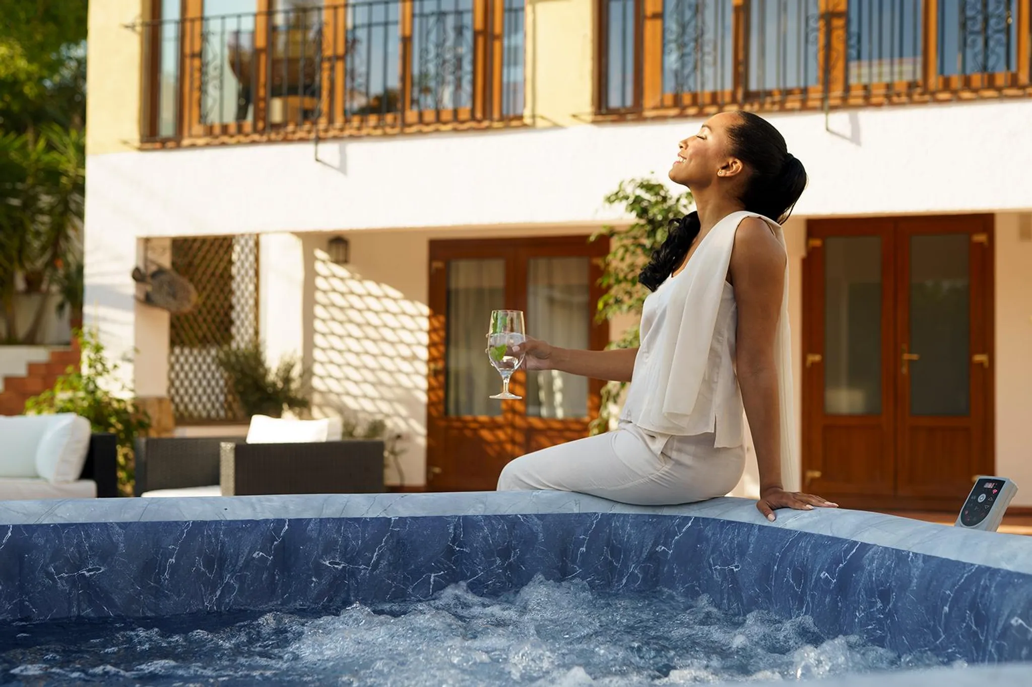 Bestway® LAY-Z-SPA® Energiespar-Whirlpool San Francisco HydroJet Pro™ mit App-Steuerung, für 7 Personen 230 x 230 x 71 cm, Marmor-Optik (Samtgrau) – Bild 8