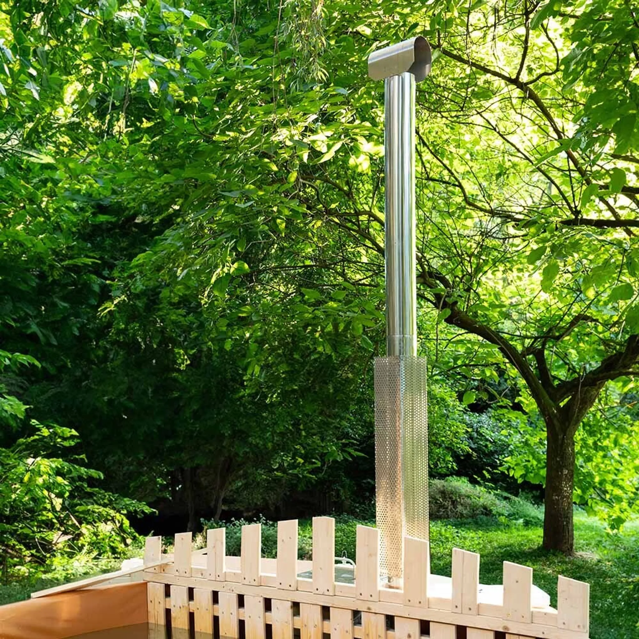 HOME DELUXE - Hot Tub SKANDI - Größe L, ⌀ 210 cm, Außenhöhe 100 cm, Nordische Fichte, inkl. Abdeckung, Treppe und Ofen I Badefass Badetonne Whirlpool – Bild 9