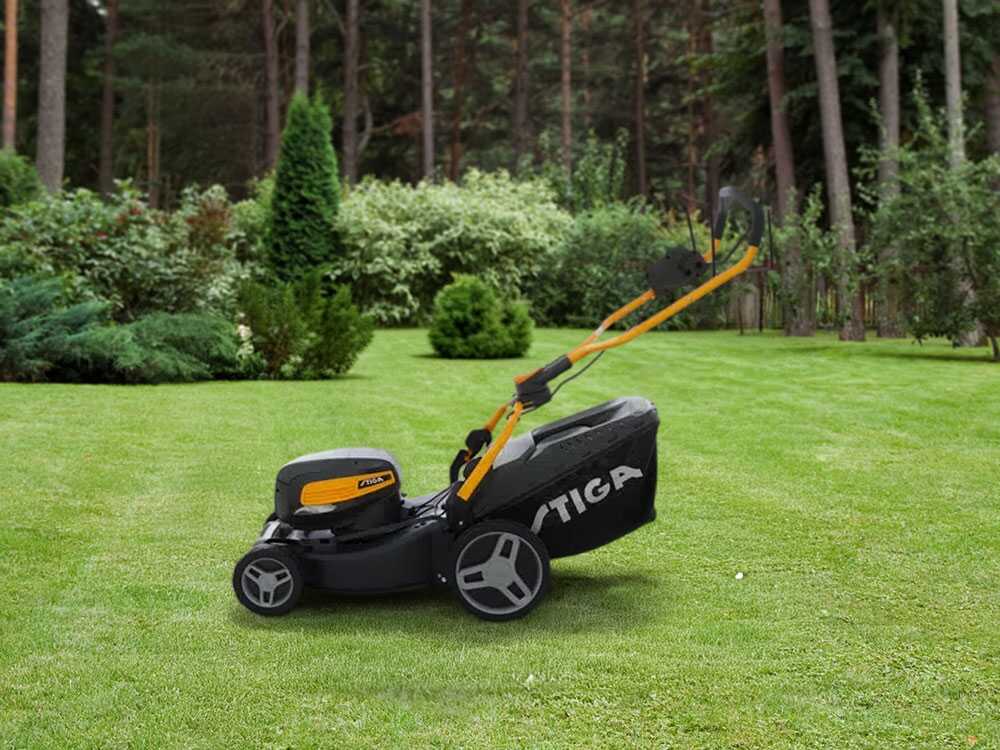 Stiga Combi 748e V - Akku-Rasenmäher - 2x 48V/5Ah - Schnittbreite 46 cm