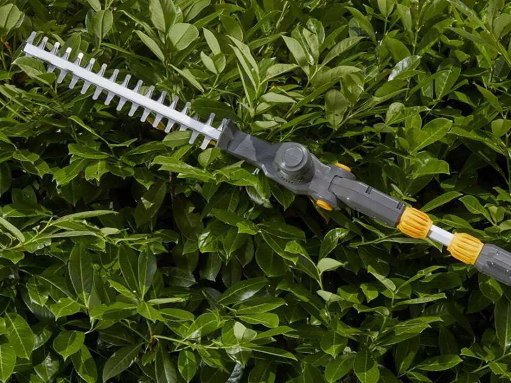 Stiga MT 500e Kit - Multitool - Heckenschere und Kettensäge mit Verlängerungsschaft - Akku und Ladegerät enthalten